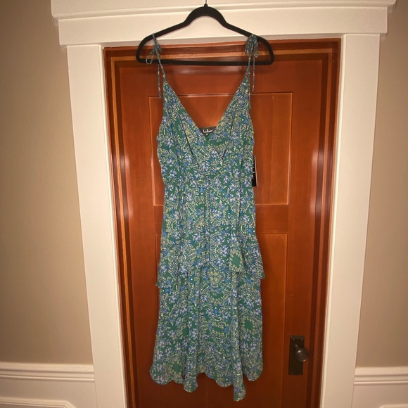 LULUS NWT Sleeveless Green Floral Tiered Ruffle Midi Dress, Size Medium - Picture 5 of 8